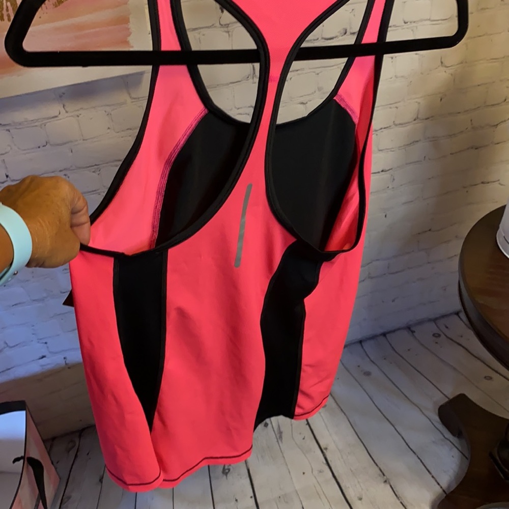 Victoria’s Secret sport Razorback - Picture 5 of 6